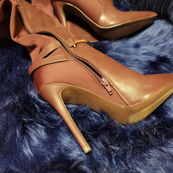 Ladies Burgandy High Fashionable Boots - Picture 3 of 16